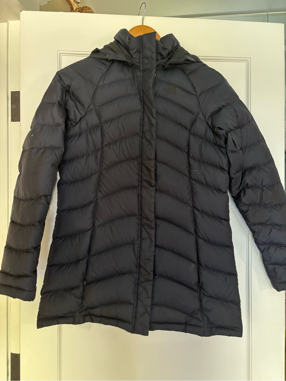 The North Face Women's Dark Navy  Hooded Puffer Coat Petite Small